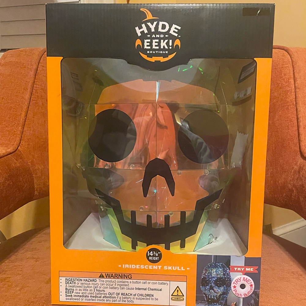 Hyde & Eek! Iridescent Skull Decoration